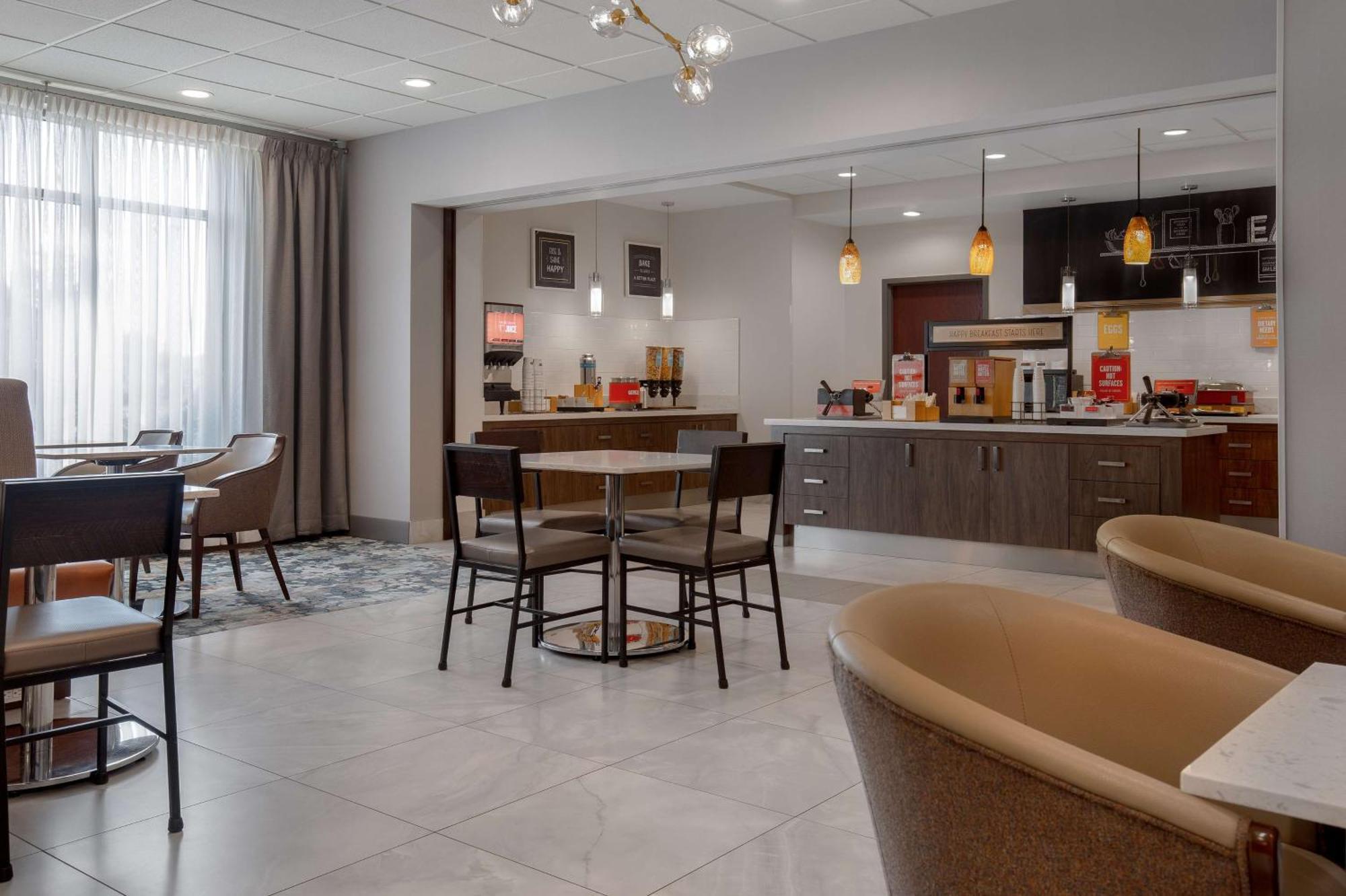 Hampton Inn By Hilton Brampton - Toronto Экстерьер фото